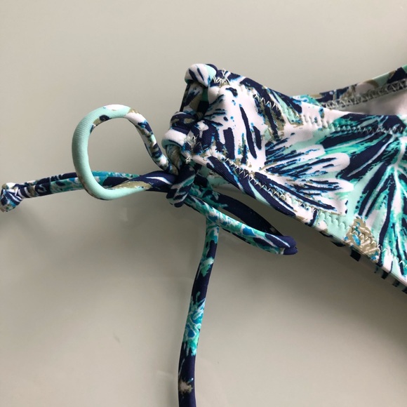 Swim Top 🦋 - Picture 7 of 7